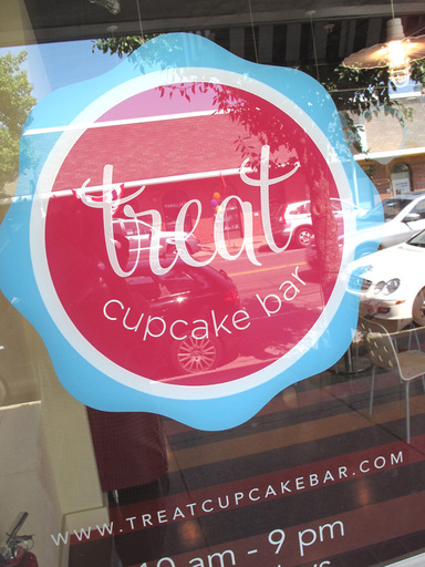 1_treat_front_door_sign-copy_icon@2x